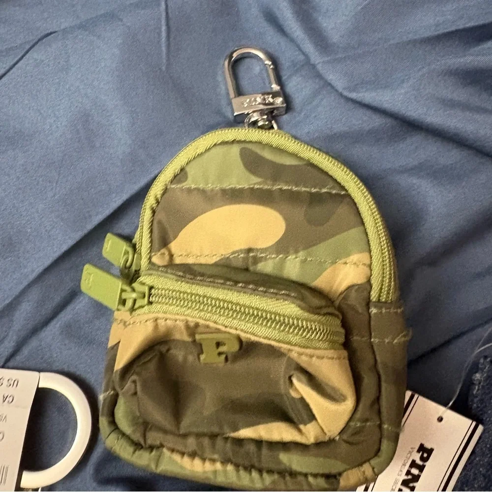 Victorias Secret PINK Bundle keychains, keychain wallets etc - Picture 4 of 8